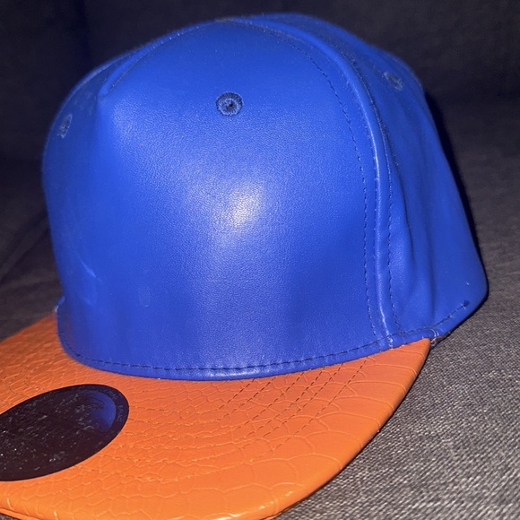 STRAP BACK - Picture 3 of 5